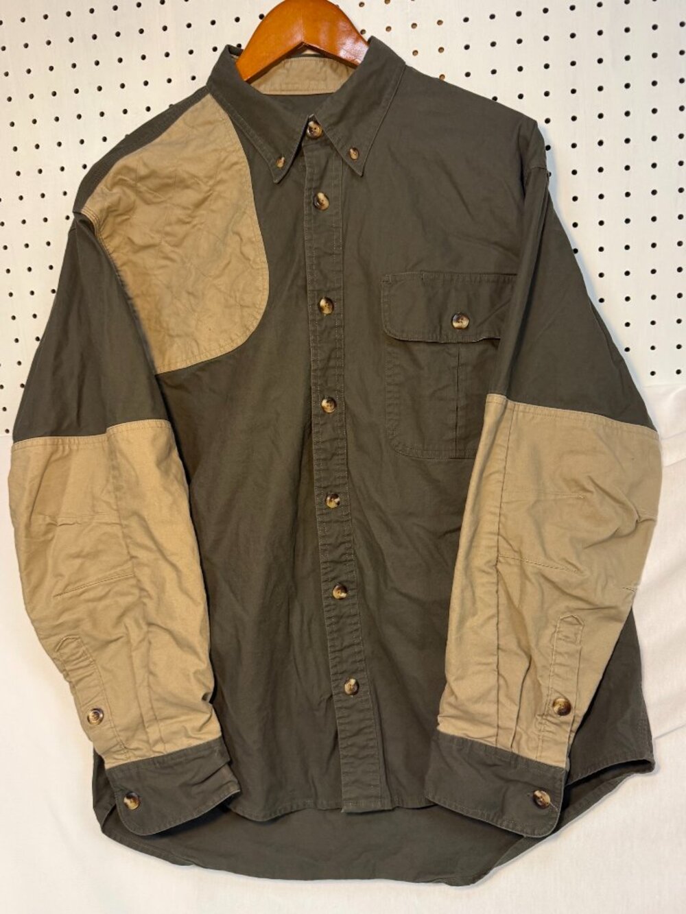 Cabelas Shooting Shirt Mens Large Olive Green Tan Cotton Quilted Hunting Patch L